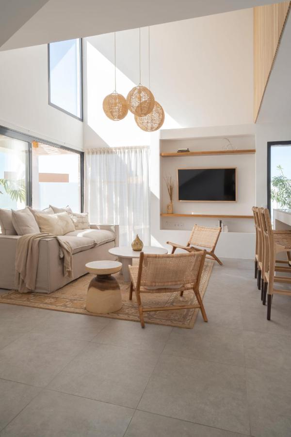 Villa Noma - Design Space With Pool In คอร์ราเลโฮ ภายนอก รูปภาพ